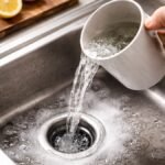 Egy bögre ebből csodát tesz: 5 házi praktika büdös lefolyó ellen