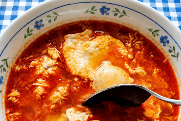 A falusi háziasszonyok elárulták: így készül a tojásleves az eredeti recept alapján