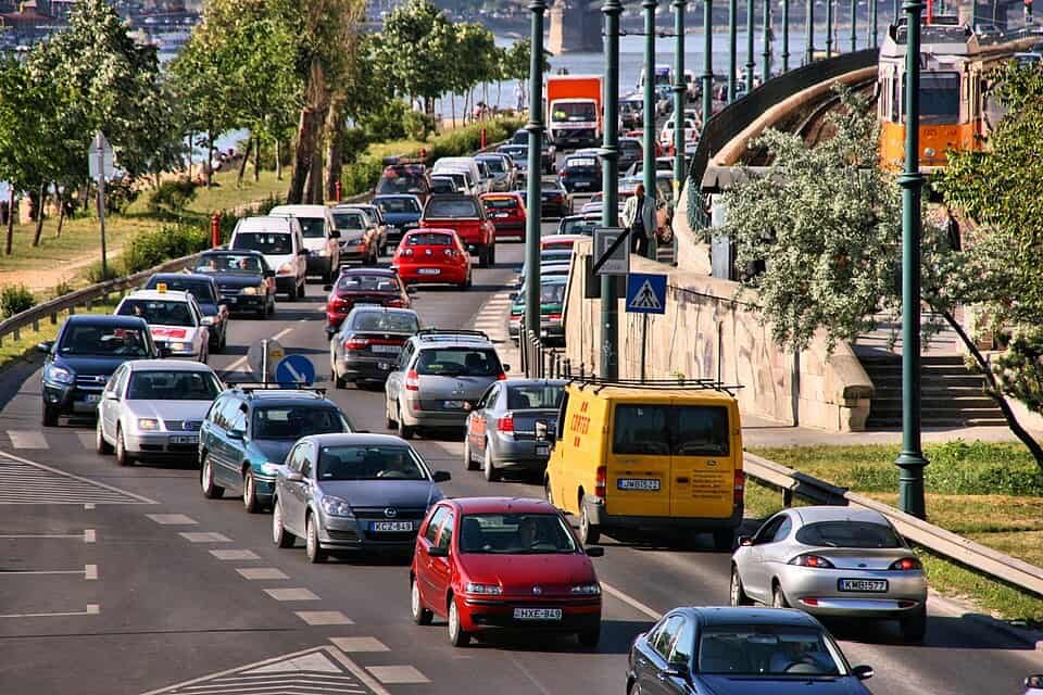 Új közlekedési szabály lépett életbe: 2 millió forintos bírságot kaphatsz érte