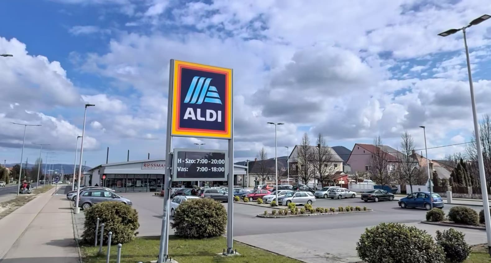 Rohanjon az Aldiba hétfőtől az, aki kertes házban él: 7777 forintért ritkán kapni ilyen jót
