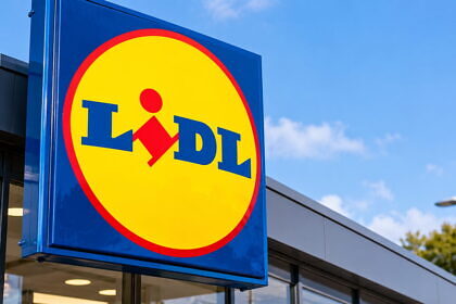 Csütörtöktől sokan lecsapnak erre a Lidl-újdonságra: 3999 Ft-ért jön az összehajtható ruháskosár
