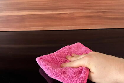 Ezzel a filléres házi keverékkel fújd be a bútorokat, és búcsút inthetsz a pornak