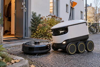 Finnországban elkóborolt otthonról egy robotporszívó, a gazdája szerelmi viszonyt gyanít egy csomagszállító robottal